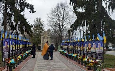 Памяти погибших: на Обуховщине открыли Аллею Славы Героев