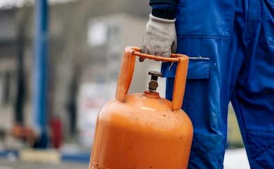 В селе на Обуховщине взрыв разрушил дом, пострадал человек