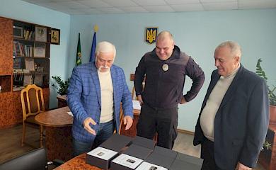 Кагарлыкские полицейские получили в подарок видеорегистраторы
