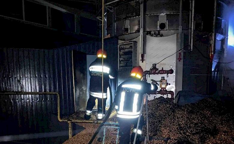 На Обуховщине горела зерносушилка с кукурузой (фото)