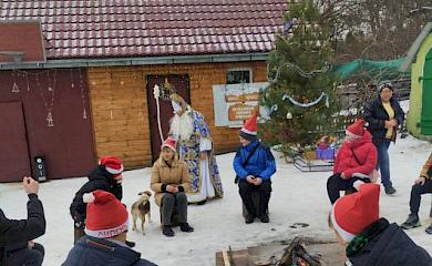 Обуховские школьники посетили Николая и попали в сказку "12 месяцев"