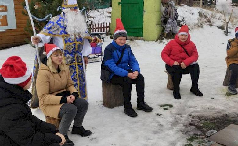 Обуховские школьники посетили Николая и попали в сказку "12 месяцев"