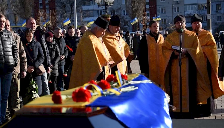 Обухів попрощався з бійцем: не пережив загибель брата