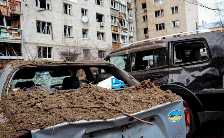 Спасатели Киевщины ликвидируют последствия вражеских обстрелов 2 января