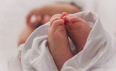 Подарунок від міськради: як в громаді на Обухівщині вітають першого новонародженого року