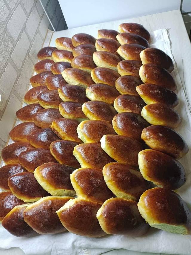 Васильковские педагоги готовятся к учебному процессу и пекут пирожки для ВСУ