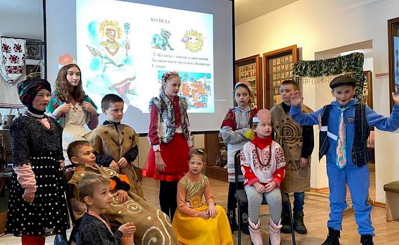 У Ржищівському музеї відбули перформанс «Коляда» і запрошують на день музейного селфі