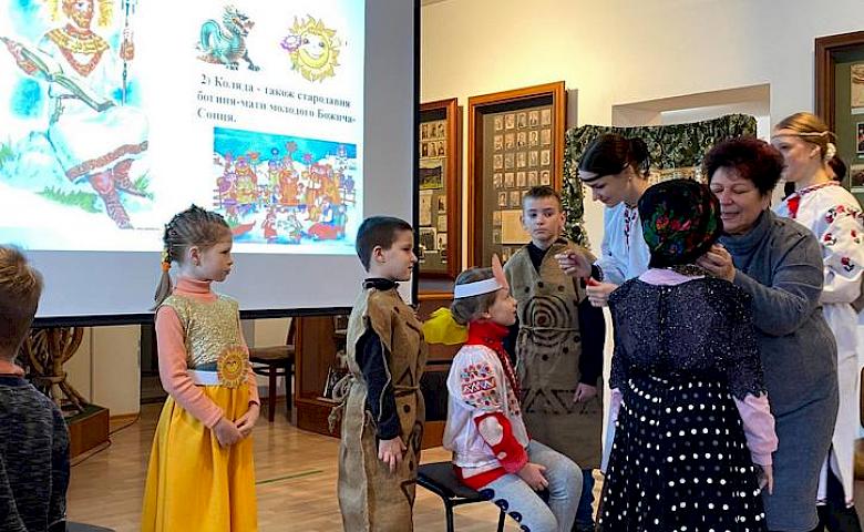 У Ржищівському музеї відбули перформанс «Коляда» і запрошують на день музейного селфі