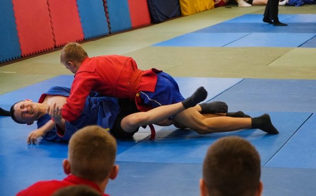 Богуславский самбист завоевал серебро на чемпионате в Черкассах