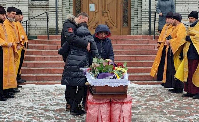 В Украинке попорощались с воином из Донецкой области: погиб, защищая родной край