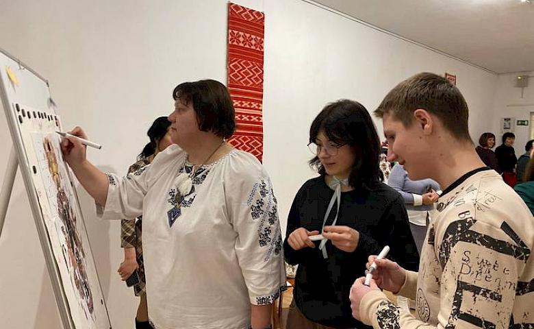 У Ржищівському музеї відкрили виставку місцевої майстрині