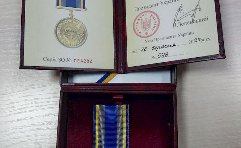 Родителям погибшего воина из Обуховщины вручили посмертную награду сына