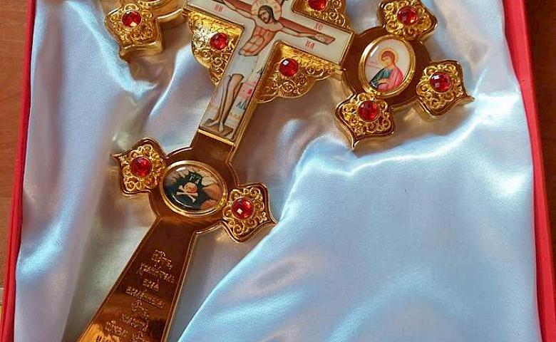 Благотворитель подарил церкви на Обуховщине вещи, которые вынесли московские попы