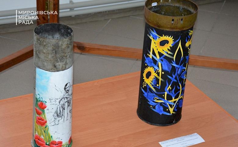 Про війну: в музеї на Обухівщині відкрили виставку місцевої художниці