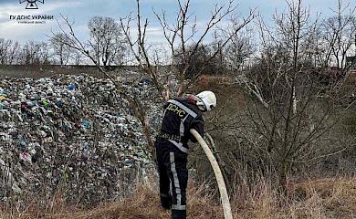 На Обухівщині ліквідували масштабне загоряння сміттєзвалища