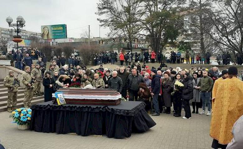 В Обухове попрощались со снайпером Артемом Журавским