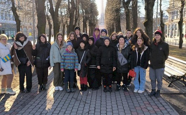 20 дітей з Обухівщини поїхали в туристичну подорож до Естонії