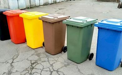 В Украинке неизвестные уничтожают мусорные контейнеры