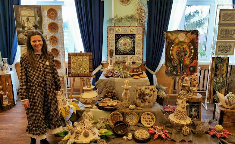 В Обухівському музеї відкрилась виставка талановитої художниці-керамістки