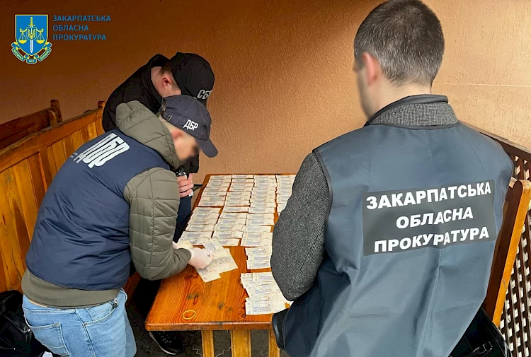 Участника боевых действий обвиняют в вымогательстве денег