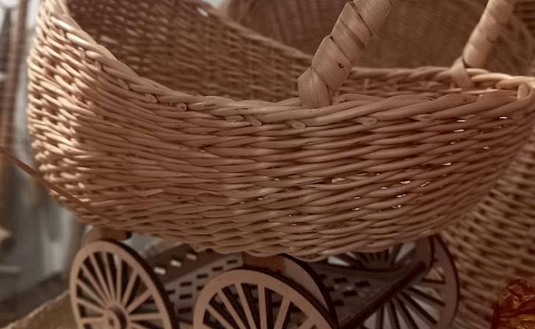 В Трипіллі відкрилась виставка обухівської майстрині з лозоплетіння