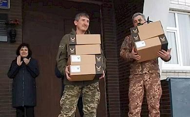 Школярі Обухівщини передали придбані дрони воїнам-землякам