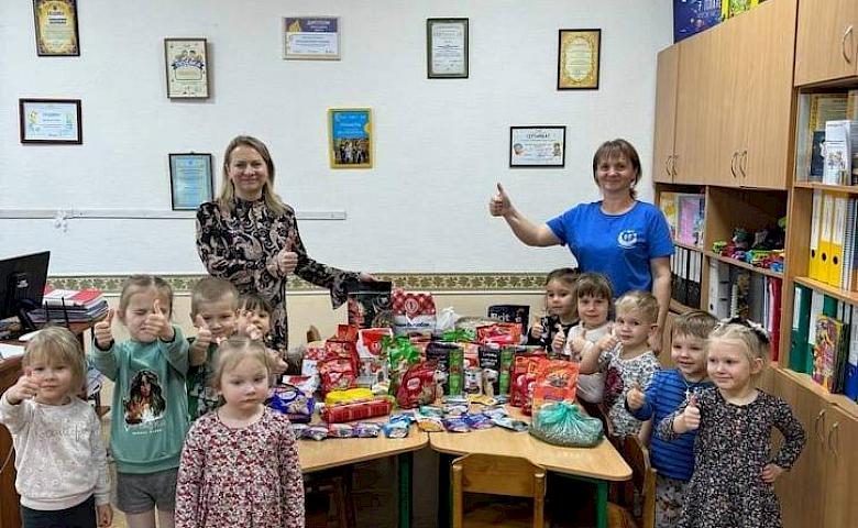 Воспитанники обуховского садика собрали 50 кг корма для животных в приюте