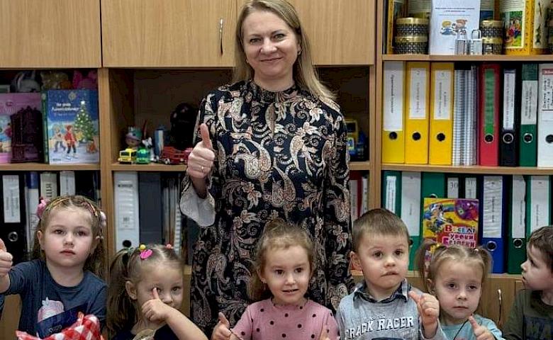 Воспитанники обуховского садика собрали 50 кг корма для животных в приюте