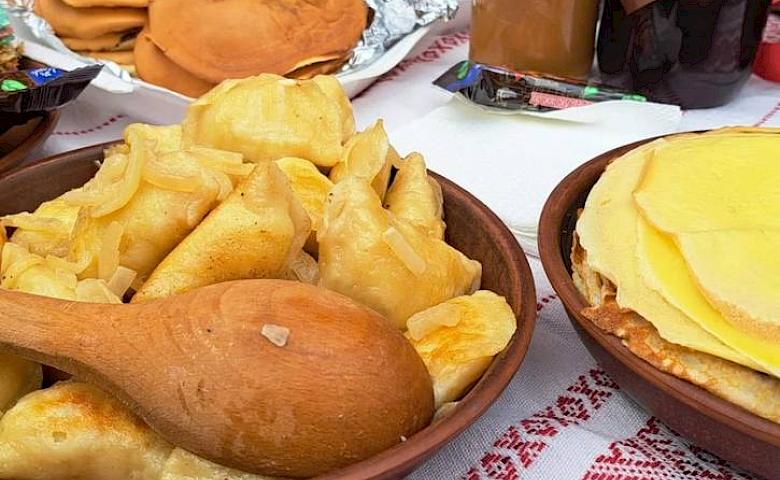 Обуховские школьники проводили ярмарки к празднику Масленицы: собирали на дроны