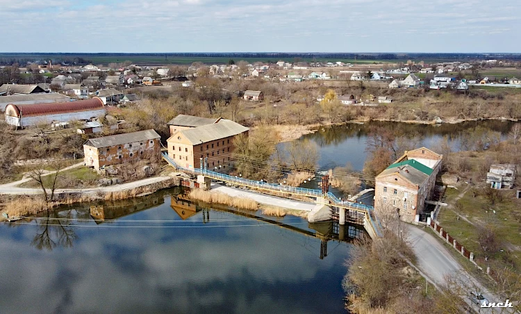 Живописні водяні млини на Київщині показали з висоти пташиного польоту