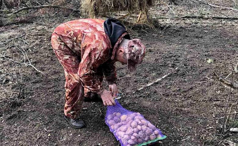 Мисливська спільнота Обухівщини організувала підгодівлю диких тварин