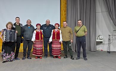 Хор из Украинки выступил для воинов в госпитале