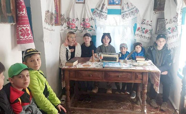 Велосообщество Обухова заглянуло на зеленый борщ в местную этно-усадьбу