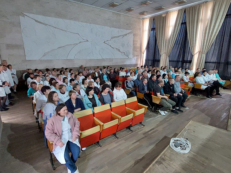 В Богуславе представили новоназначенного директора больницы