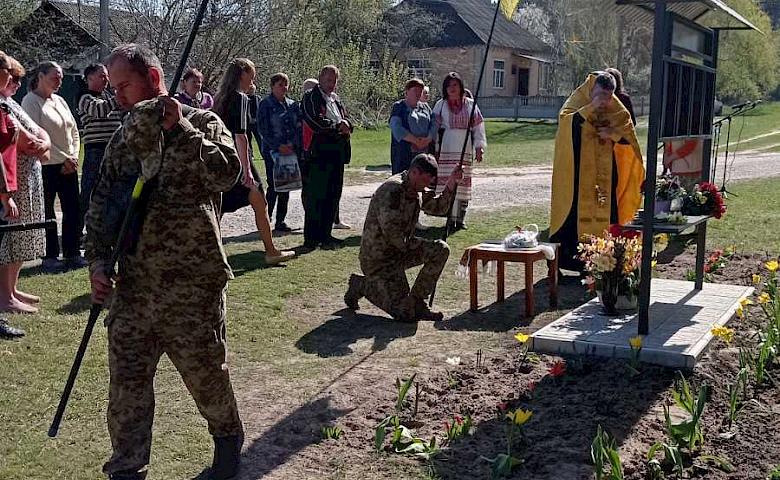 Доску Славы открыли погибшим землякам в селе на Обуховщине
