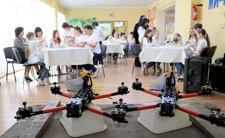 Школярі Обухівщини зібрали понад 50 тисяч на дрони (фото)