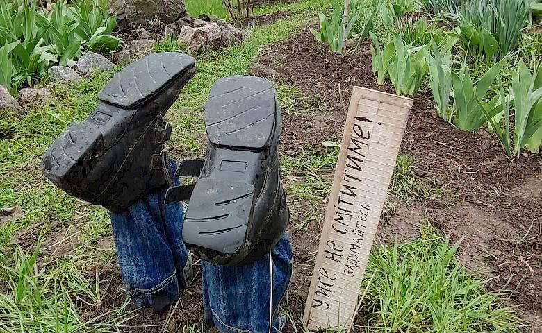 В Обуховской громаде придумали оригинальный способ борьбы с мусорниками (фото)