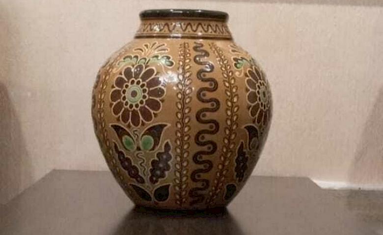 Коштовність в серванті: чималі кошти може принести васильківська майоліка