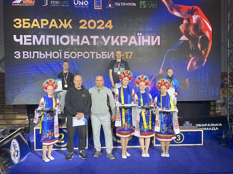 Борці Обухівщини привезли три нагороди зі Збаражу