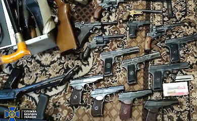 Киевщина: СБУ обезвредила банду "черных оружейников", которые торговали трофейным оружием