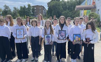 У Васильківській школі вшанували пам'ять полеглих земляків