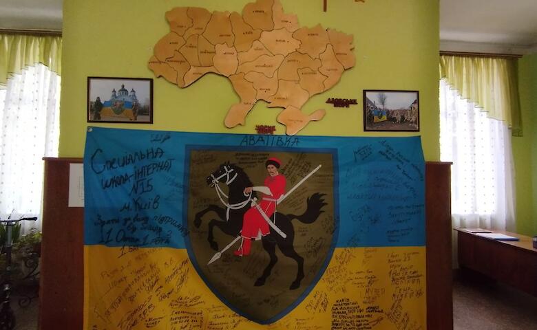 Настоятель храма на Обуховщине отвез подарки в столичную школу-интернат