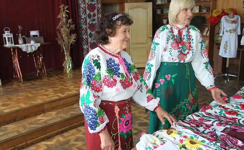 В Кагарлику відкрилась неймовірна виставка вишиванок