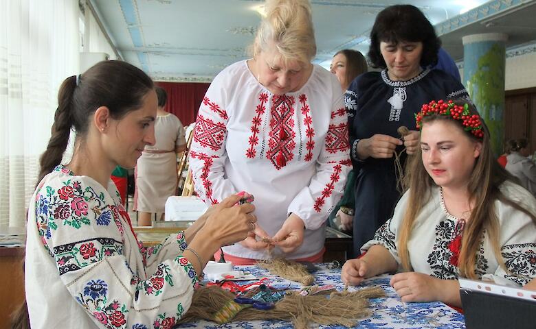 В Кагарлику відкрилась неймовірна виставка вишиванок