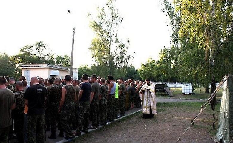Трипілля: з поля до саду святої родини - історія храму та його настоятеля