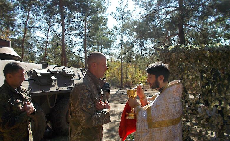 Трипілля: з поля до саду святої родини - історія храму та його настоятеля