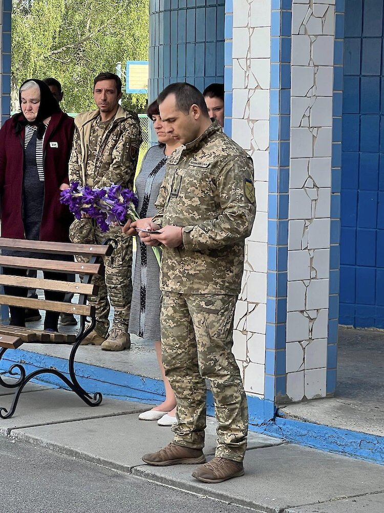 Матери Героя из Обуховщины вручили его "Золотой крест"