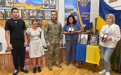 Родным Героев Обухова вручили их посмертные награды