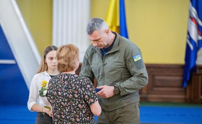 Рідним "Привидів Києва" вручили їх посмертні нагороди