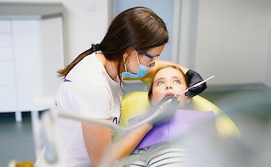 Стоматологія "Акварель": щасливе дитинство починається зі здорової посмішки